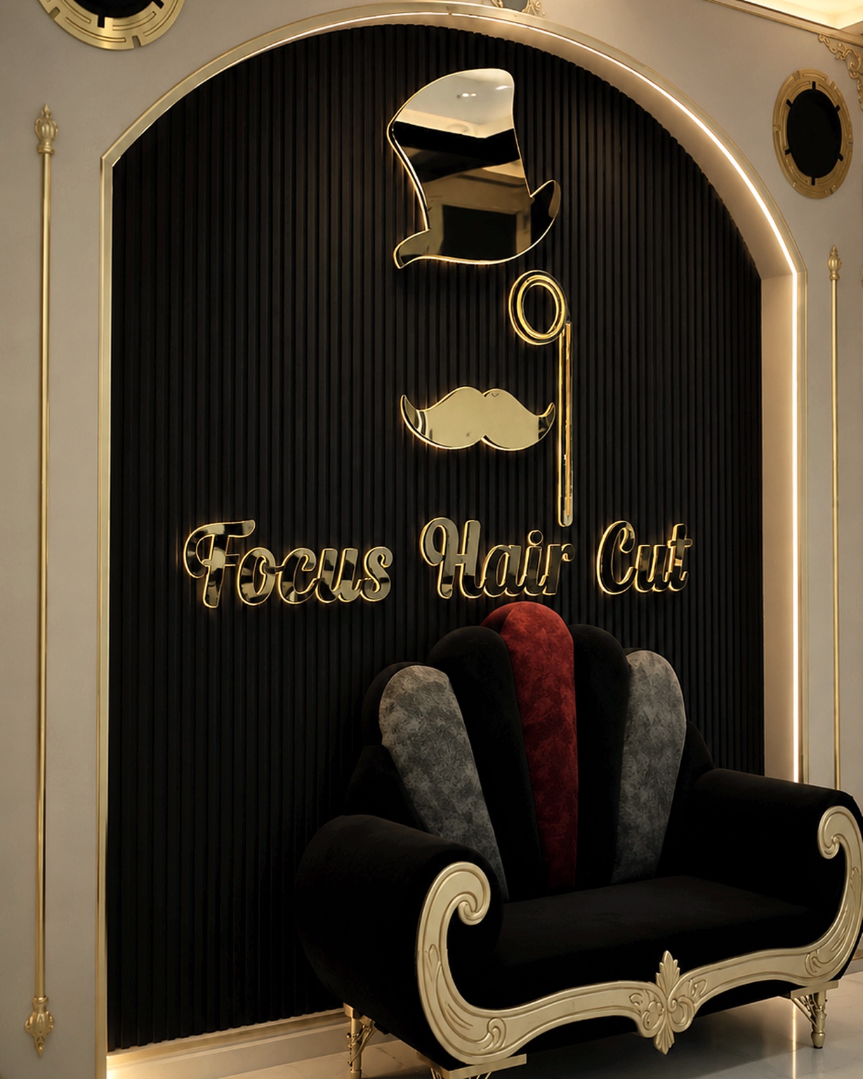 نشان Focus Hair Cut در فضای داخلی سالن